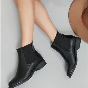SHEIN Almond Toe Flat Chelsea Booties
